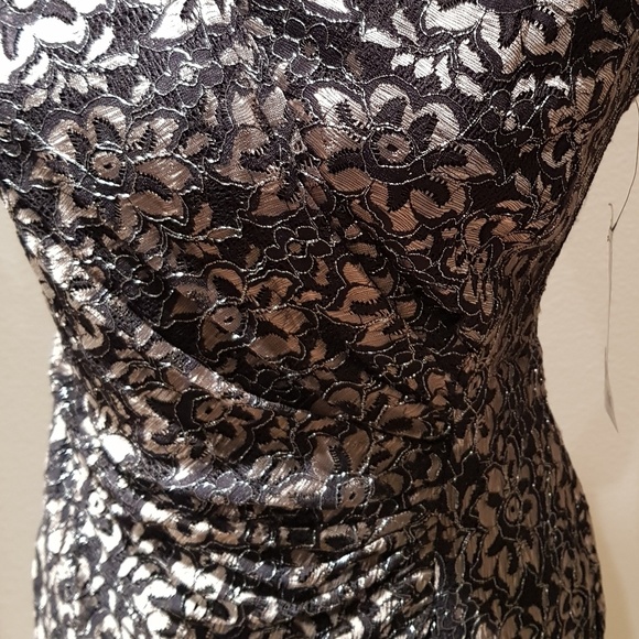 Dress - Picture 6 of 7